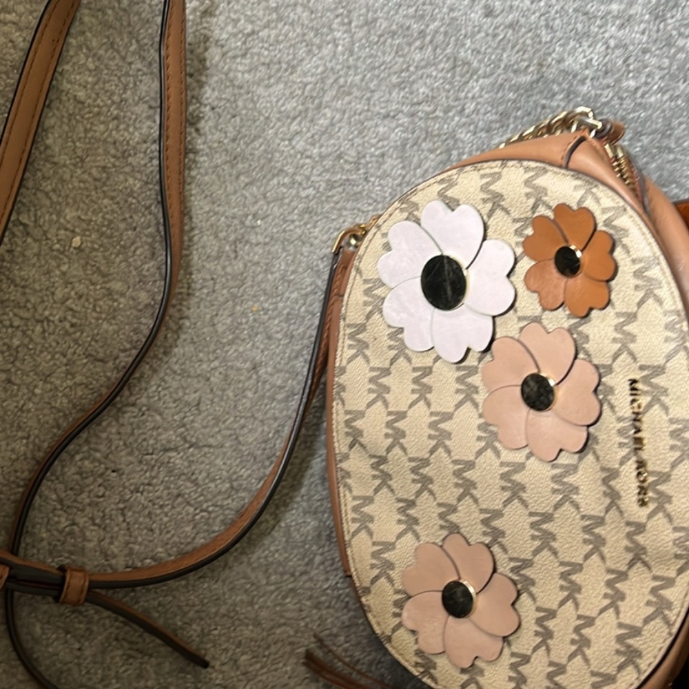 Michael Strap Bag - Picture 3 of 4